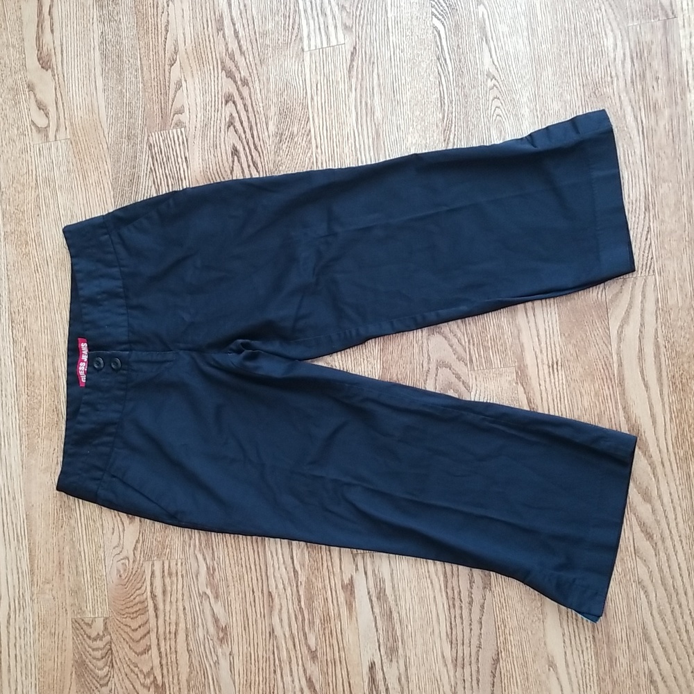 (27) Guess Los Angeles Authentic Lightweight Capris Vacation Classic Minimalist